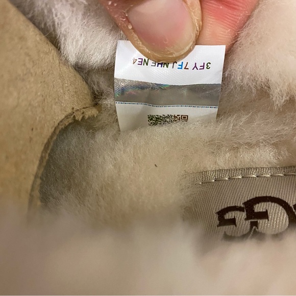 UGG | Cluggette Slippers Indoor Outdoor In Sand NEW In Box - Picture 15 of 17